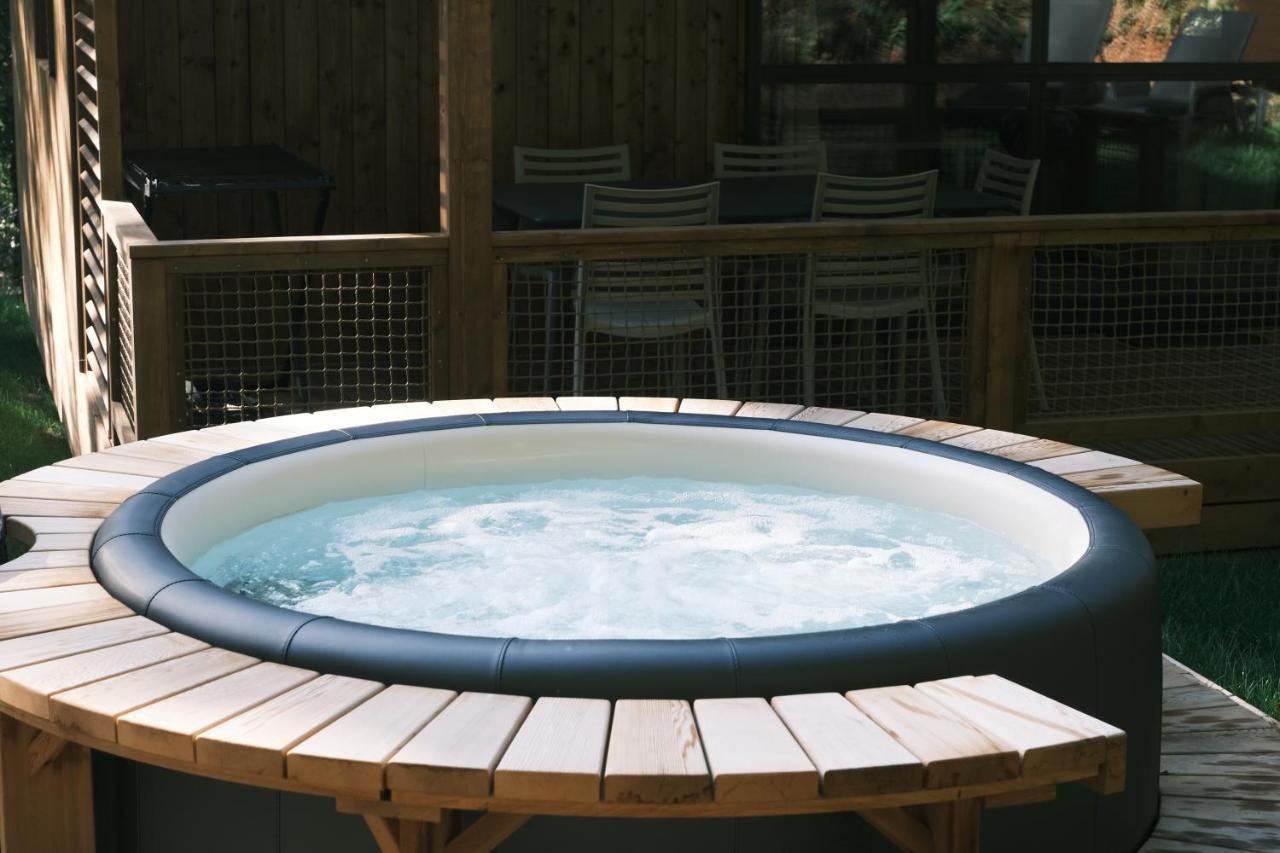 Lodge Avec Spa Privatif - Foret Et Lac Liginiac Luaran gambar