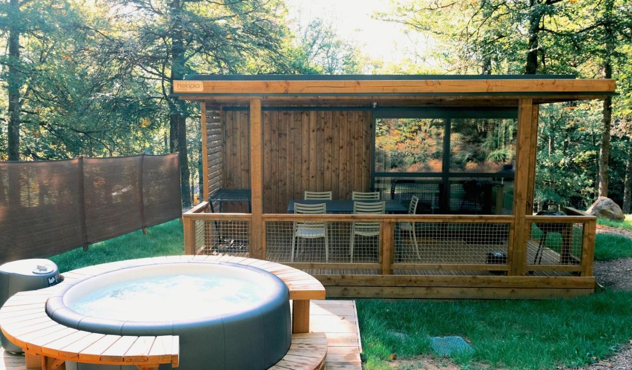 Lodge Avec Spa Privatif - Foret Et Lac Liginiac Luaran gambar