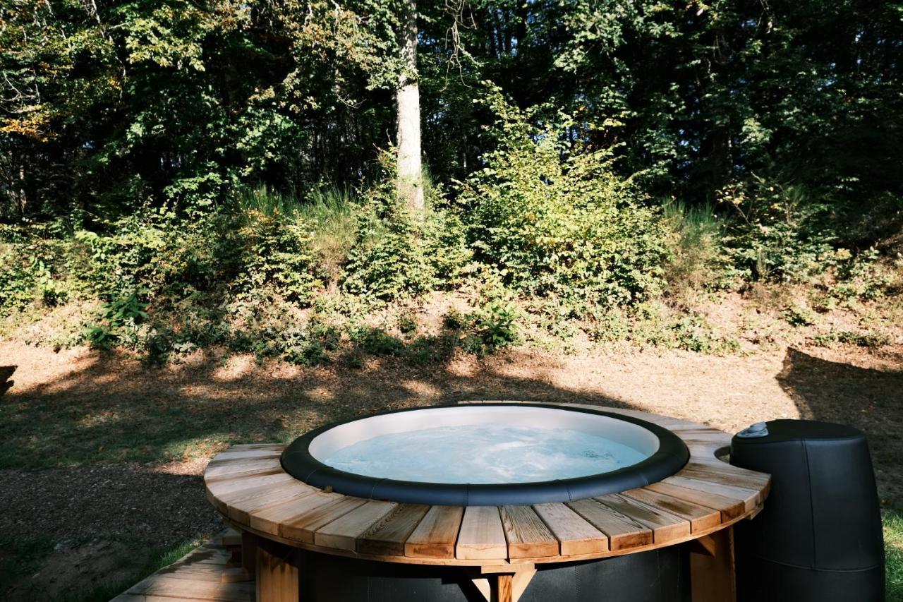 Lodge Avec Spa Privatif - Foret Et Lac Liginiac Luaran gambar
