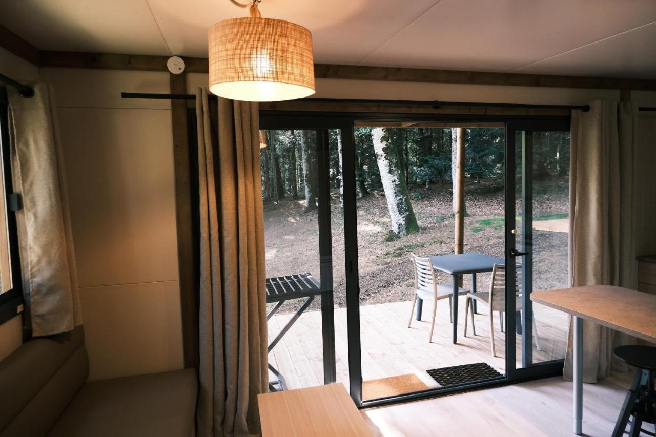 Lodge Avec Spa Privatif - Foret Et Lac Liginiac Luaran gambar
