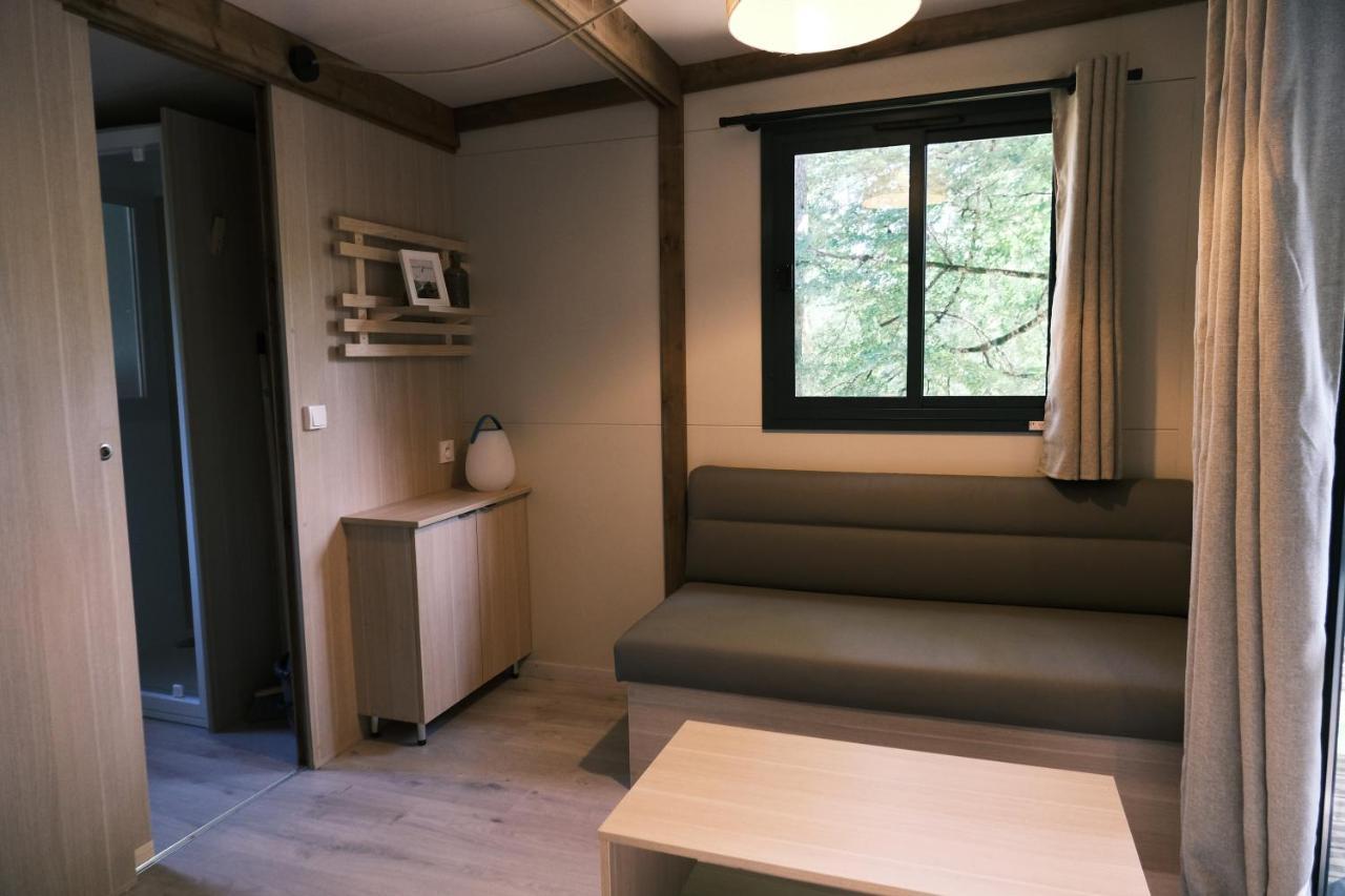 Lodge Avec Spa Privatif - Foret Et Lac Liginiac Luaran gambar
