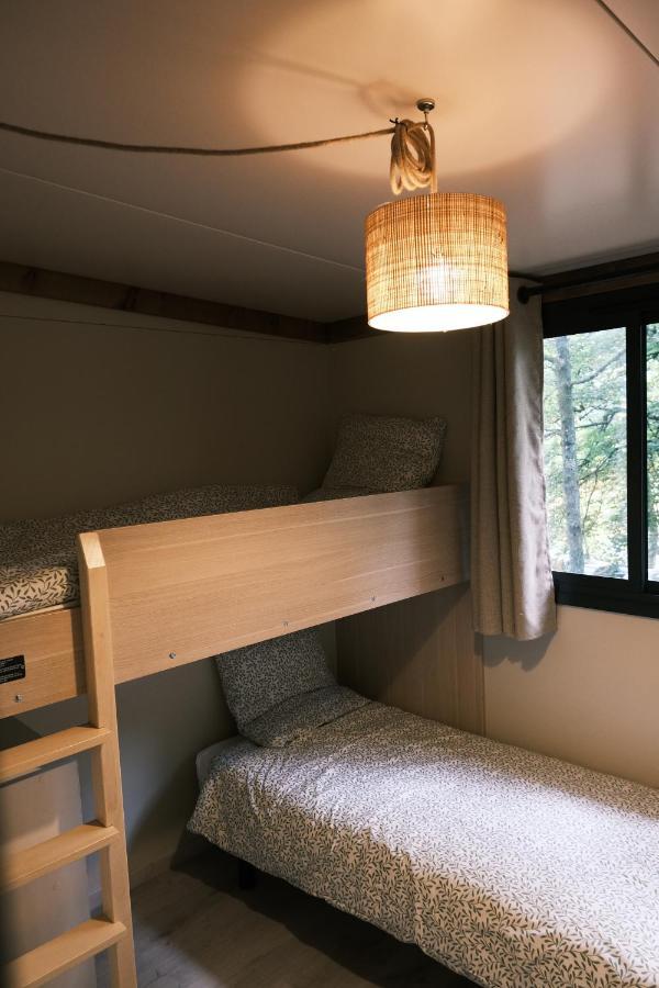 Lodge Avec Spa Privatif - Foret Et Lac Liginiac Luaran gambar