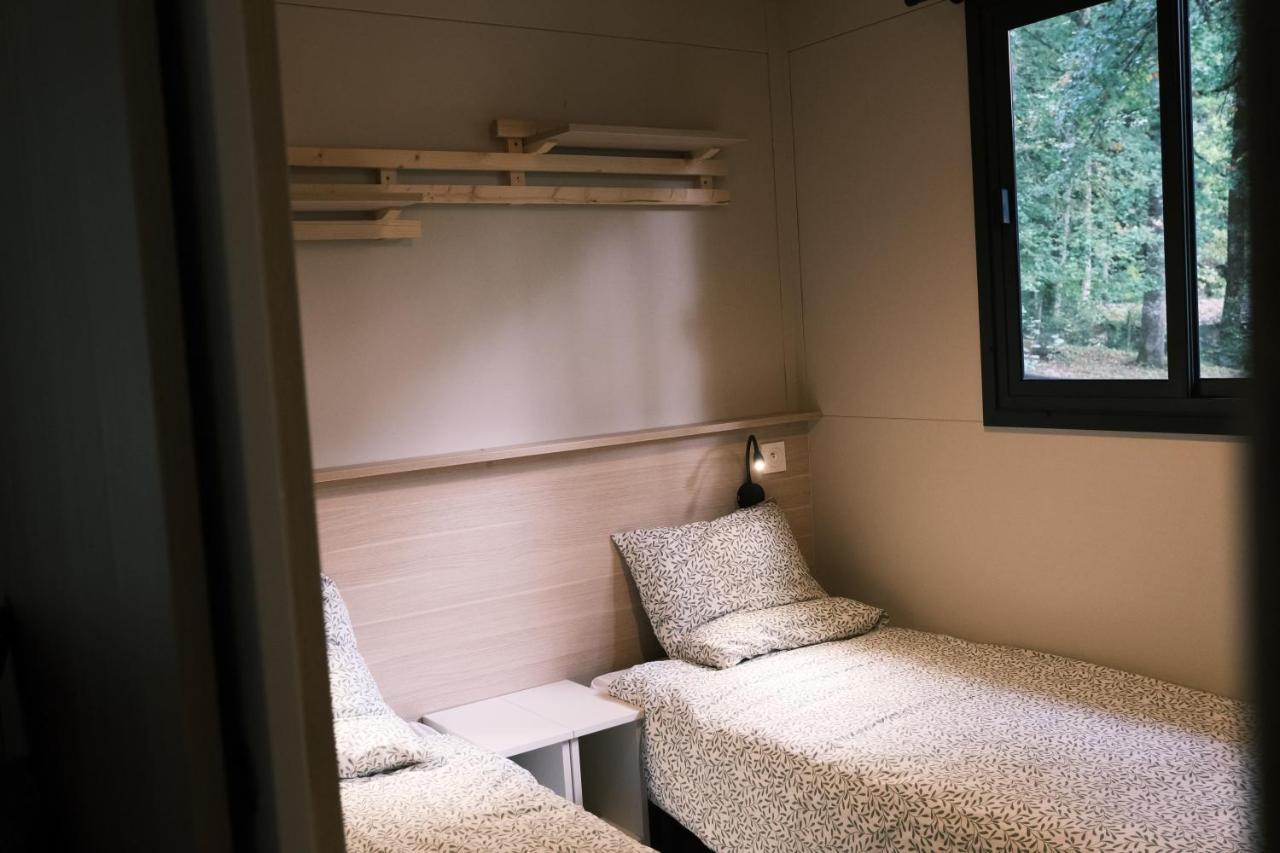 Lodge Avec Spa Privatif - Foret Et Lac Liginiac Luaran gambar