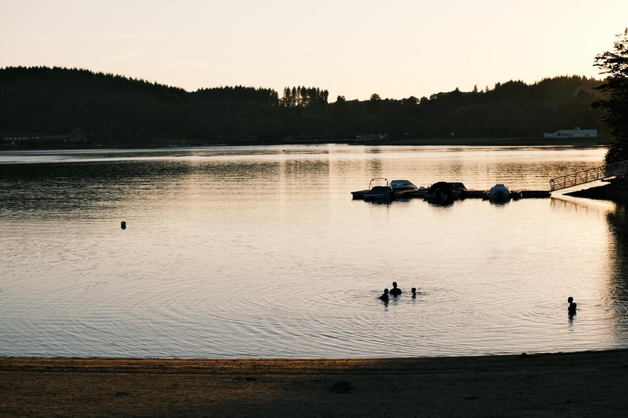 Lodge Avec Spa Privatif - Foret Et Lac Liginiac Luaran gambar