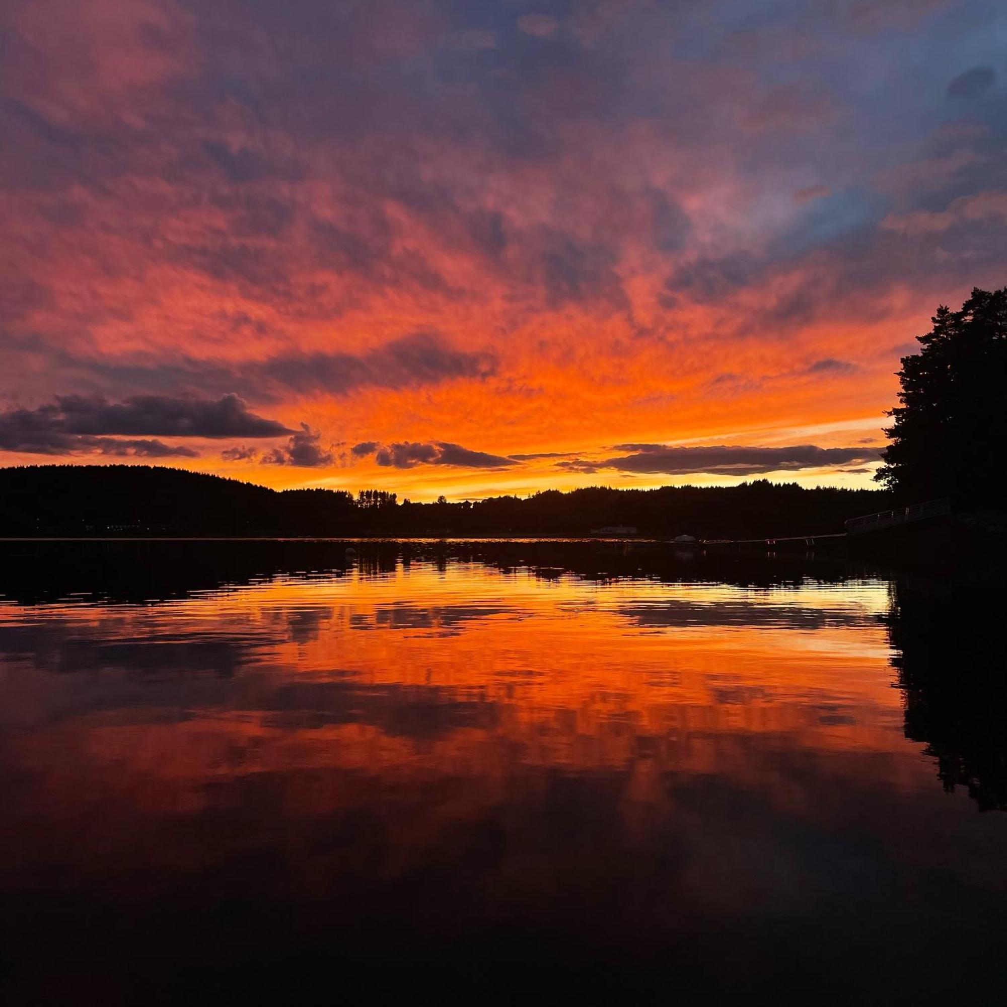 Lodge Avec Spa Privatif - Foret Et Lac Liginiac Luaran gambar