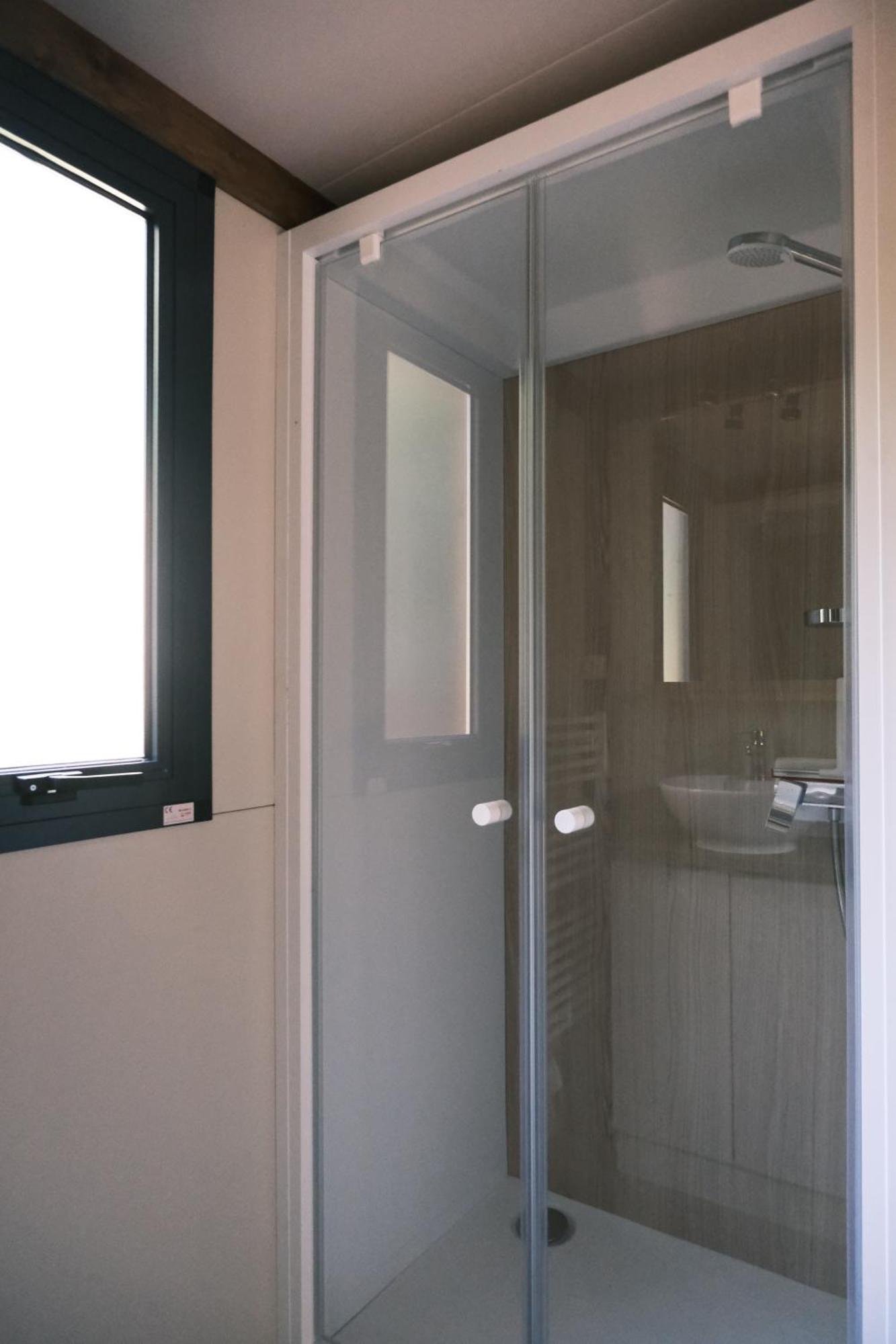 Lodge Avec Spa Privatif - Foret Et Lac Liginiac Luaran gambar
